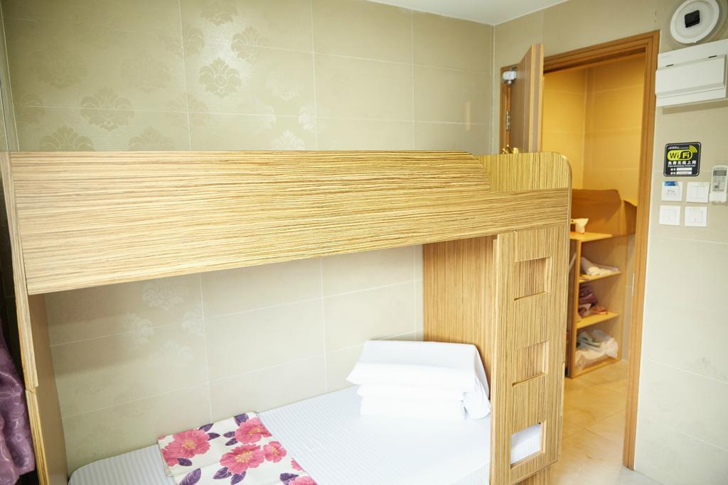 Me Easy Hostel Hong Kong Exterior photo