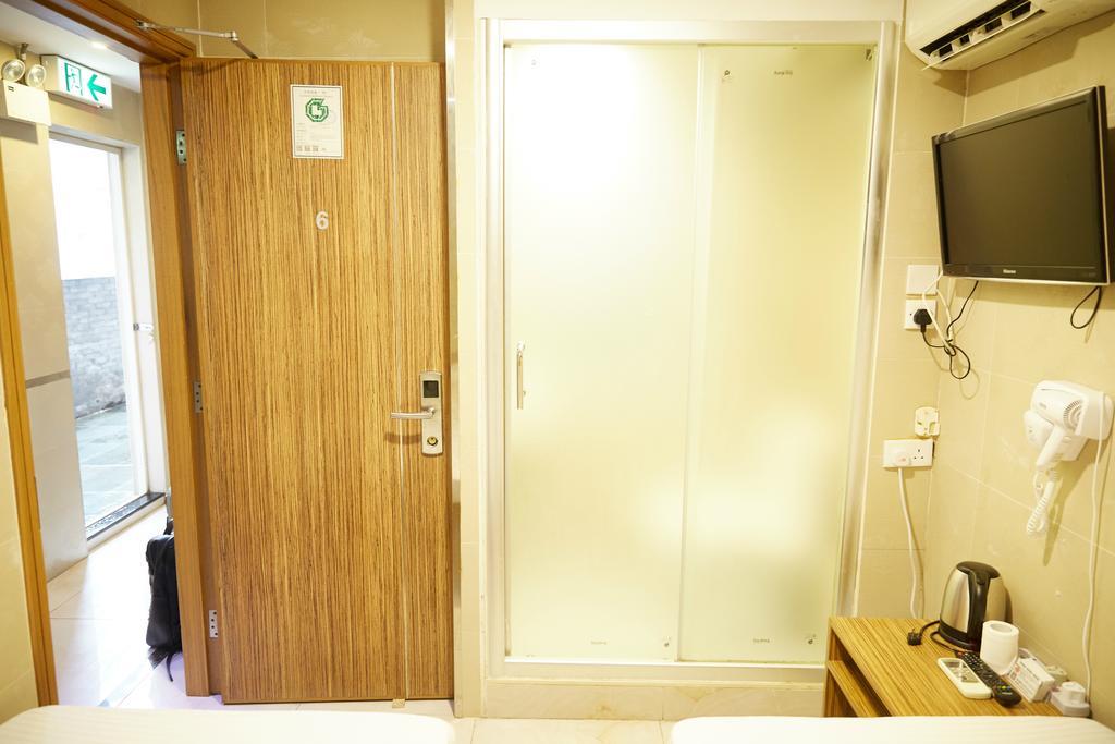 Me Easy Hostel Hong Kong Exterior photo