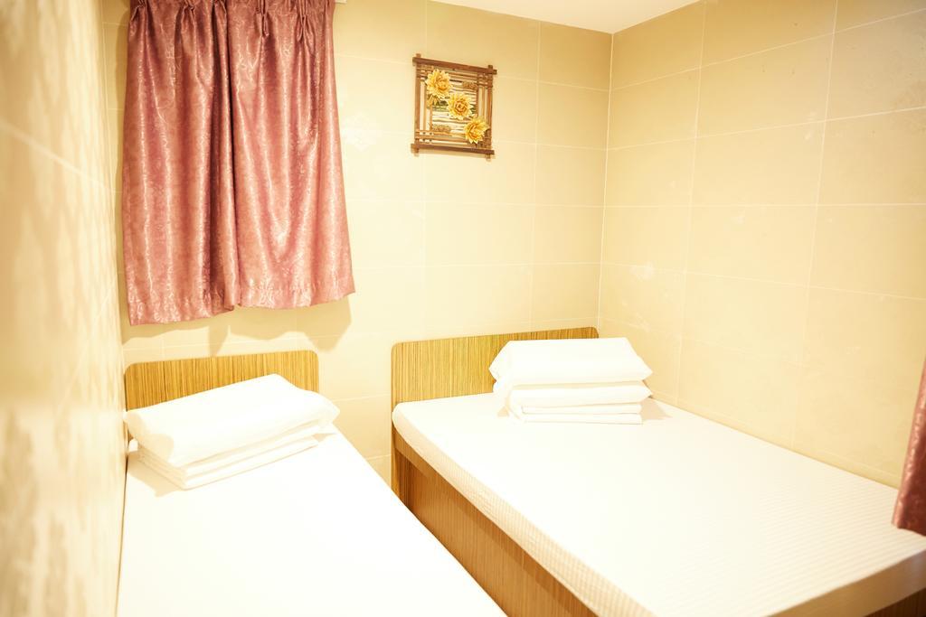 Me Easy Hostel Hong Kong Exterior photo